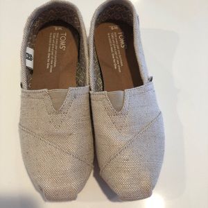 Toms, tan shimmer color, new never worn wrong size